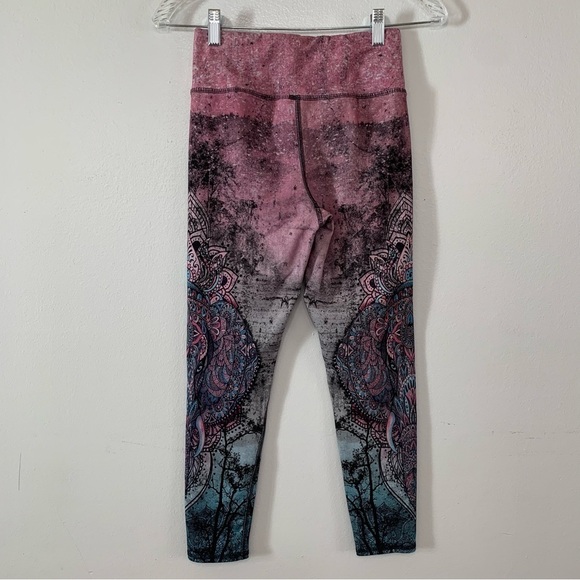 Evolution and Creation Pink Teal Elephant Print Active Wear Leggings Size S - Picture 3 of 6